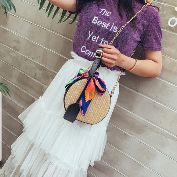 Small  Round Beach HandBag for Women Black Color - Picture 4 of 7